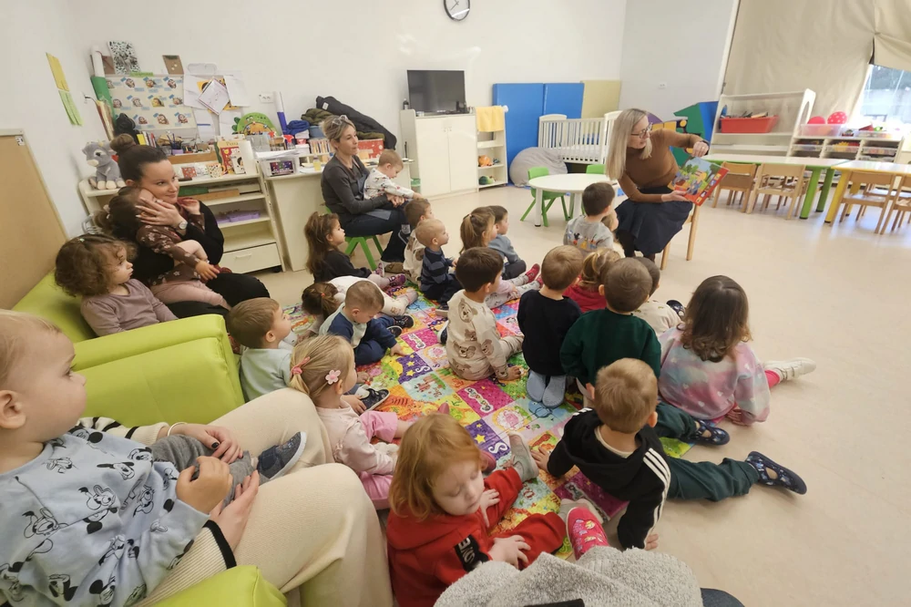 15 po 15 - Priča koja se sluša srcem: Najmlađi uživali u čitanju u Dječjem vrtiću Blato