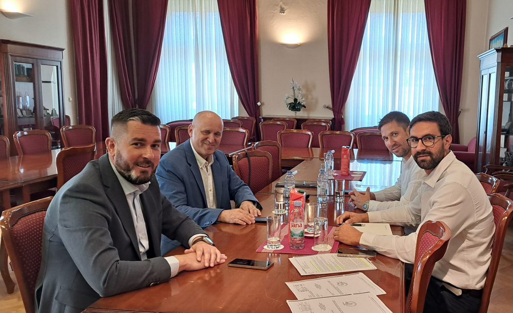 518298168 1185205340080486 6516341129181507870 n