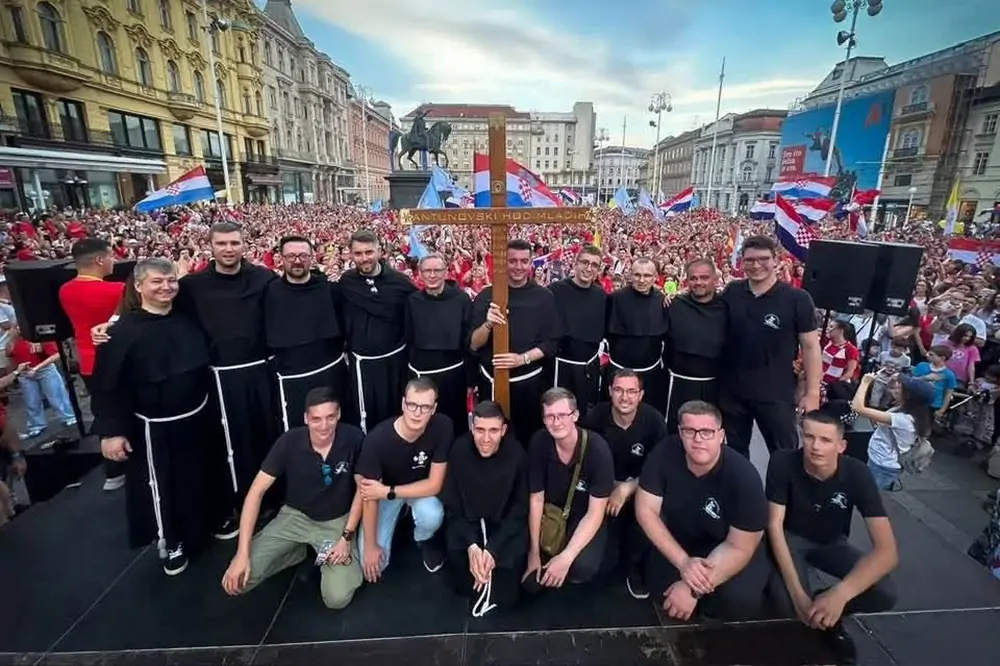 Više od 20 tisuća mladih ispunilo Zagreb na 8. Antunovskom hodu mladih