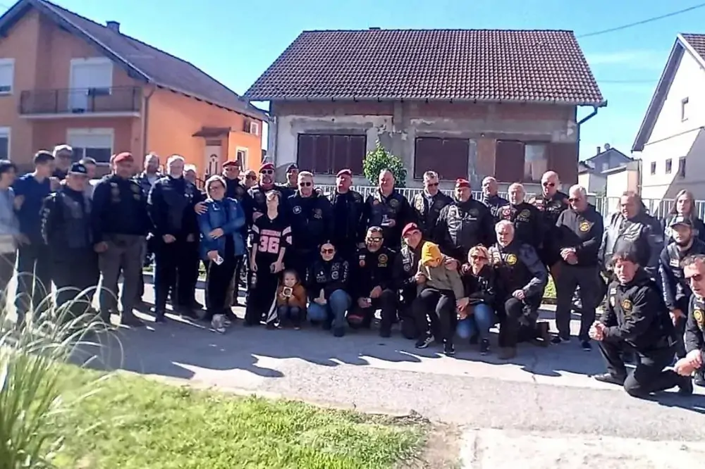 Vrijedna donacija za vukovarsku udrugu: Moto klub 4. gardijske brigade pomaže za kupnju kombi vozila
