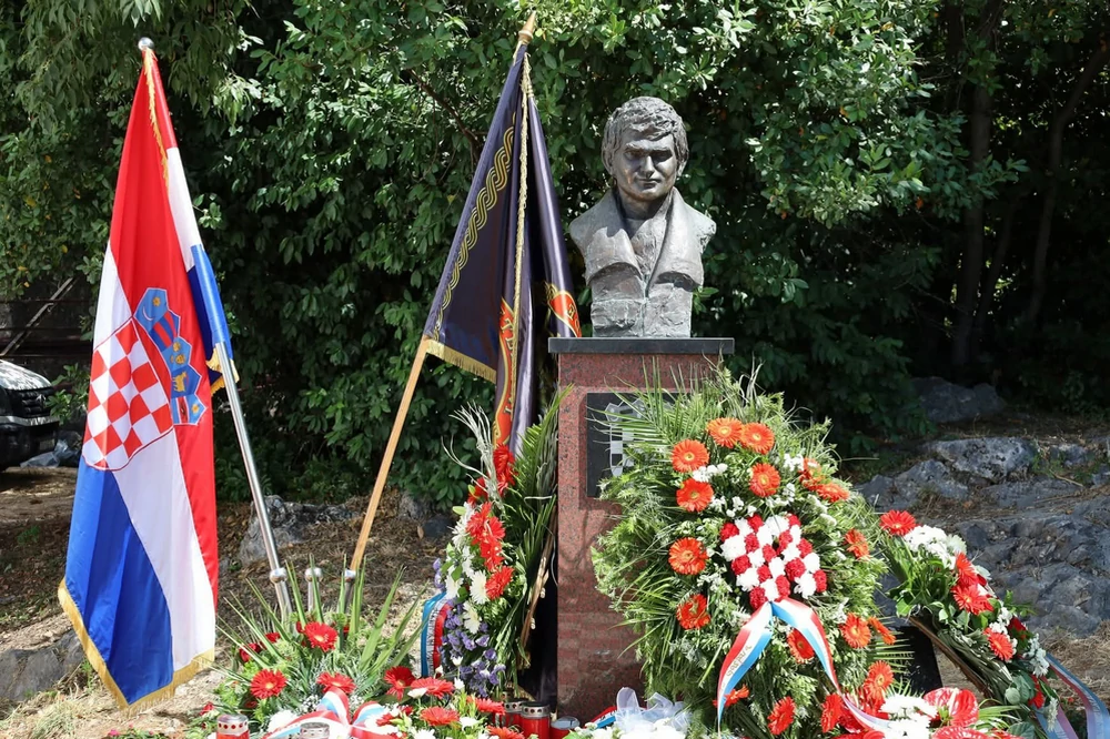 U Vrgorcu obilježena 34. obljetnica osnutka ZNG-a i otkrivena bista heroju Anti Gašparu