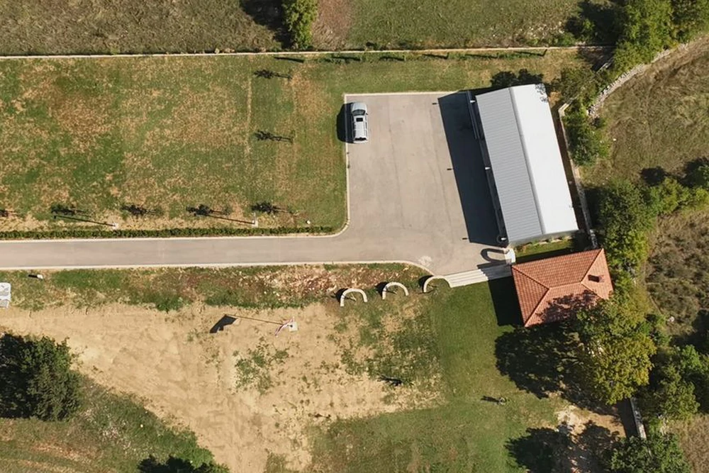 Bahatost koja prelazi sve granice - slučaj Derifaj i opsesija Markom Perkovićem Thompsonom