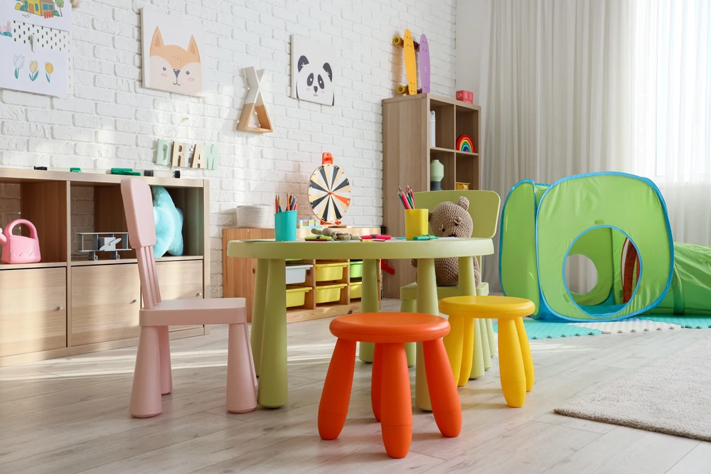 Odgojiteljica uhićena zbog sumnje na upoznavanje djece s pornografijom: vrtić pokrenuo izvanredni otkaz