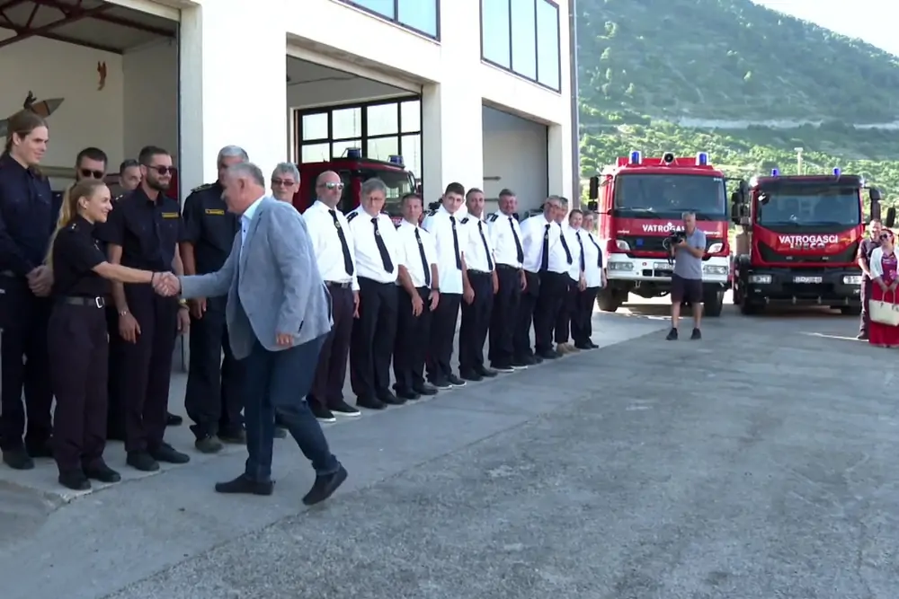 DVD Komiža nagrađen za herojsko spašavanje, dobio i vrijednu donaciju
