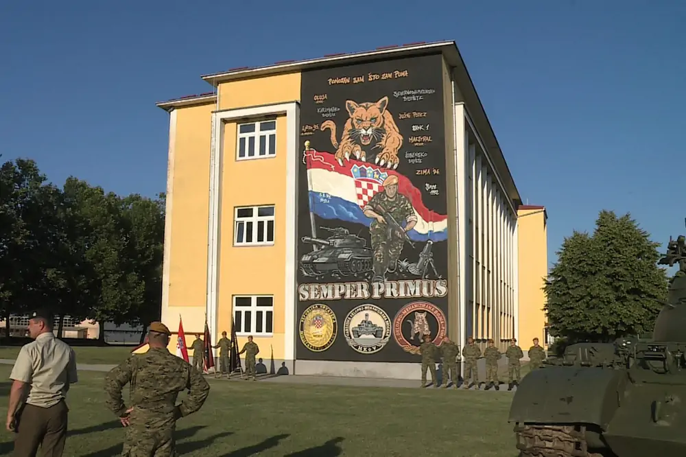 Mural u čast slavnim Pumama krasi varaždinsku vojarnu: Trajni podsjetnik na hrabrost i žrtvu hrvatskih branitelja