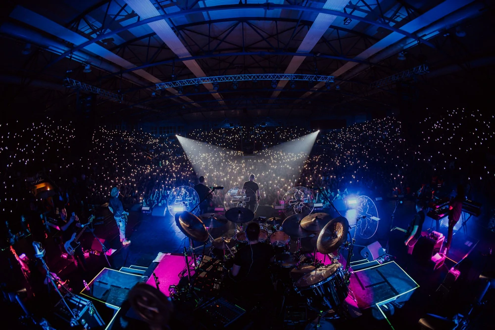 Široki Brijeg u dva Thompsonova koncertna spektakla: završnica dvoranske turneje u znaku domoljublja, vjere i obitelji