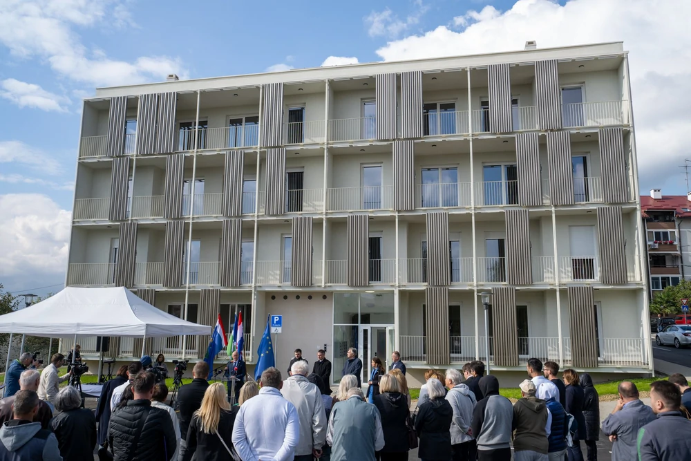 sisak kutina stanovi 2025