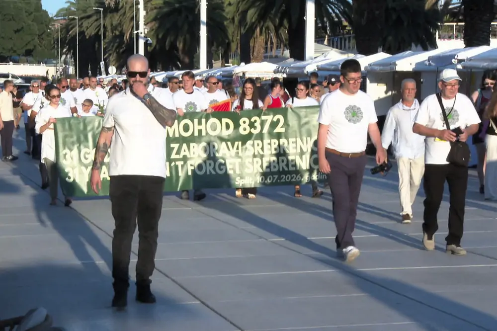 Mimohodom u Splitu obilježena 31. godišnjica genocida u Srebrenici